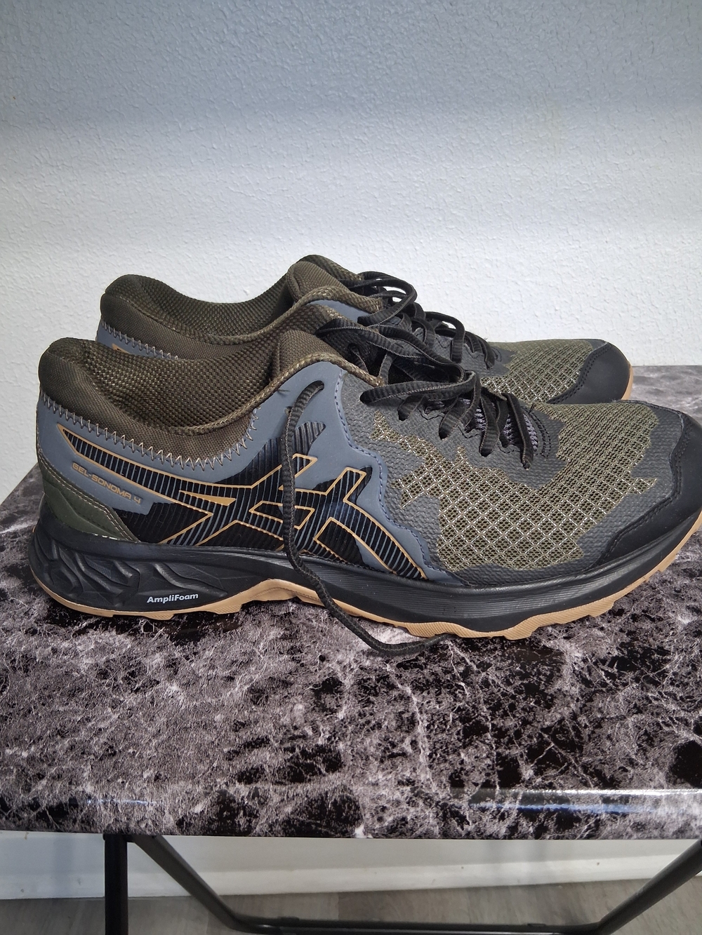 ASICS Men’s Olive Green Trail Running Shoes Size 10 In Excellent Condition
